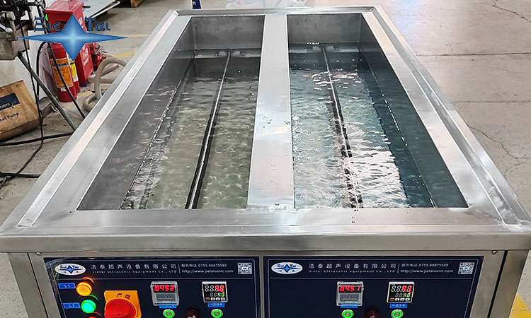 超聲波清洗機(jī)的水泵選擇：類型、特性與應(yīng)用指南